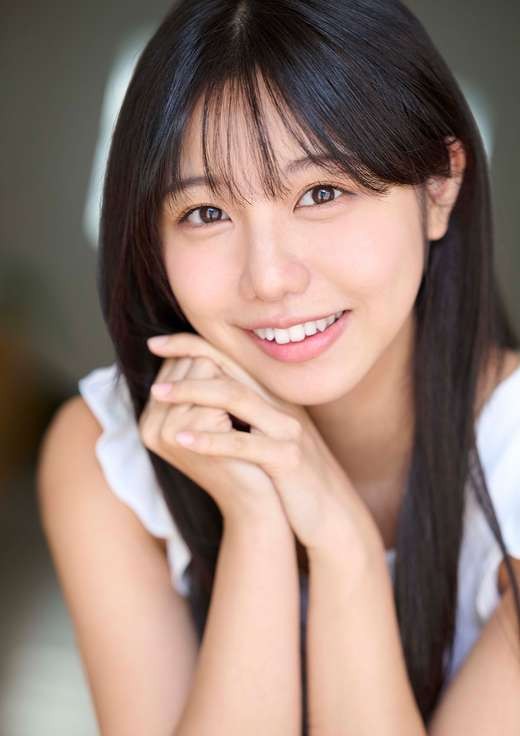 滨边弥生(浜辺やよい)个人资料照片